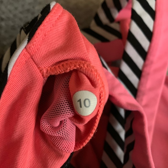 Lululemon Sports Bra - Picture 2 of 7